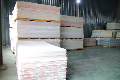 亞克力板材為什么遇到酒精就會裂